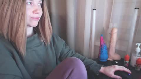 Snapshot of molly_royse chatting on 01.18.25 I have new photos come and see with love Molly online show from 01.18.25