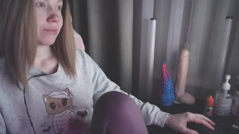 Snapshot of molly_royse chatting on 01.23.25 I have new photos come and see with love Molly online show from 01.23.25