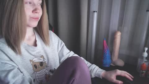 Snapshot of molly_royse chatting on 01.24.25 I have new photos come and see with love Molly online show from 01.24.25