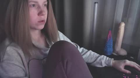 Snapshot of molly_royse chatting on 01.27.25 I have new photos come and see with love Molly online show from 01.27.25