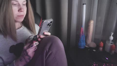 Snapshot of molly_royse chatting on 02.01.25 I have new photos come and see with love Molly online show from 02.01.25