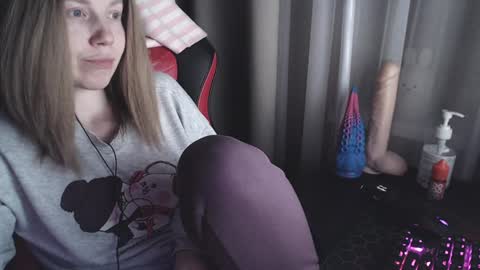 Snapshot of molly_royse chatting on 02.03.25 I have new photos come and see with love Molly online show from 02.03.25