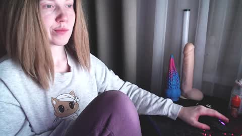 Snapshot of molly_royse chatting on 02.06.25 I have new photos come and see with love Molly online show from 02.06.25