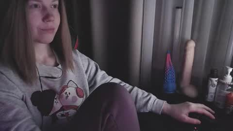 Snapshot of molly_royse chatting on 02.10.25 I have new photos come and see with love Molly online show from 02.10.25