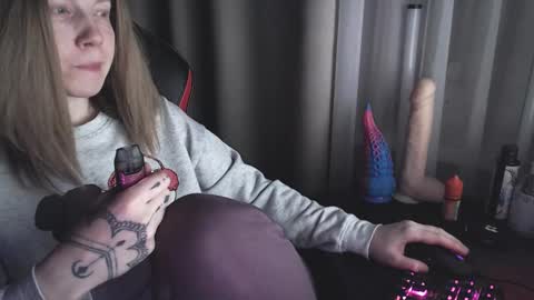 Snapshot of molly_royse chatting on 02.12.25 I have new photos come and see with love Molly online show from 02.12.25
