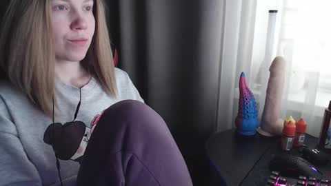 Snapshot of molly_royse chatting on 02.14.25 I have new photos come and see with love Molly online show from 02.14.25
