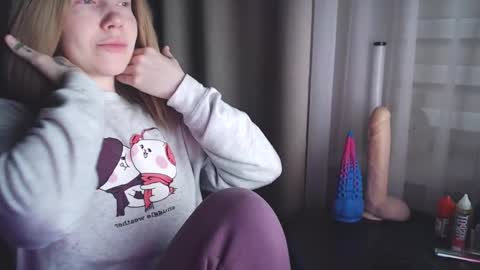 Snapshot of molly_royse chatting on 02.24.25 I have new photos come and see with love Molly online show from 02.24.25