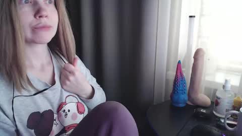 Snapshot of molly_royse chatting on 02.26.25 I have new photos come and see with love Molly online show from 02.26.25