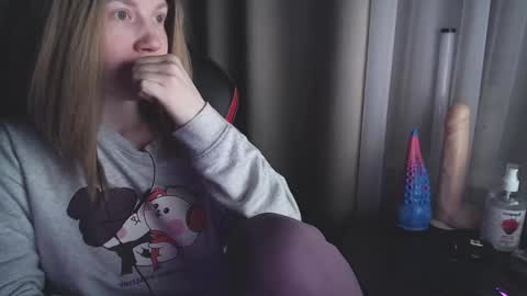 Snapshot of molly_royse chatting on 03.04.25 I have new photos come and see with love Molly online show from 03.04.25