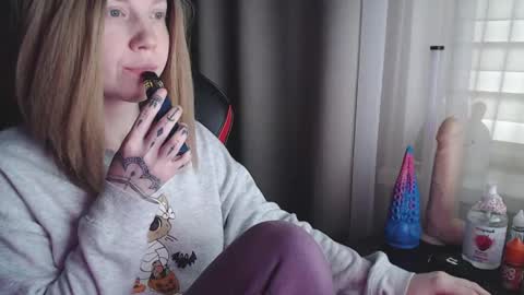 Snapshot of molly_royse chatting on 03.06.25 I have new photos come and see with love Molly online show from 03.06.25