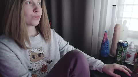 Snapshot of molly_royse chatting on 03.09.25 I have new photos come and see with love Molly online show from 03.09.25