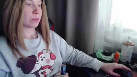 Snapshot of molly_royse chatting on 10.08.25 I have new photos come and see with love Molly online show from 10.08.25