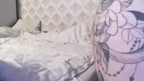 Snapshot of molly_royse chatting on 10.19.25 I have new photos come and see with love Molly online show from 10.19.25