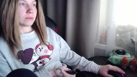 Snapshot of molly_royse chatting on 10.22.25 I have new photos come and see with love Molly online show from 10.22.25