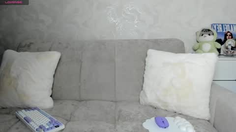 Snapshot of molly_sweetbaby chatting on 12.08.24 Ill tell you when were private online show from 12.08.24