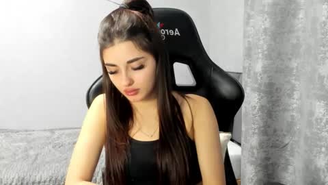 Molly online show from 12.22.25