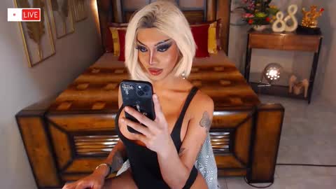 Molly online show from 03.06.25