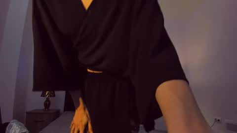 Snapshot of mollydangerous chatting on 12.18.24 Taisha online show from 12.18.24