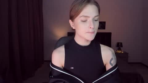 Snapshot of mollydangerous chatting on 01.11.25 Taisha online show from 01.11.25