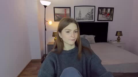 Snapshot of mollydangerous chatting on 01.28.25 Taisha online show from 01.28.25