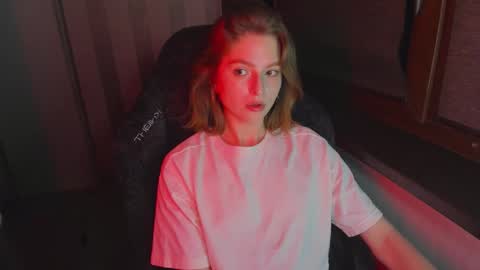 Snapshot of mollydangerous chatting on 09.28.25 Taisha online show from 09.28.25