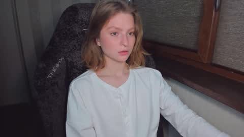 Snapshot of mollydangerous chatting on 10.26.25 Taisha online show from 10.26.25