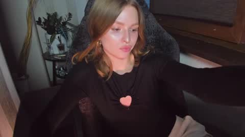 Snapshot of mollydangerous chatting on 04.10.26 Taisha online show from 04.10.26