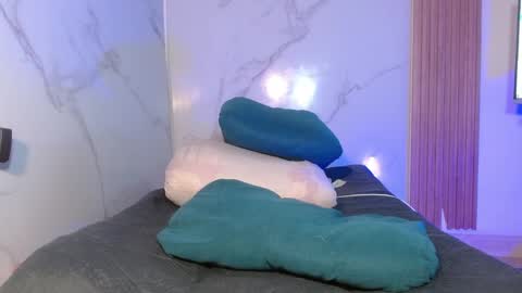  MOLLY  GUNSG online show from 04.08.26