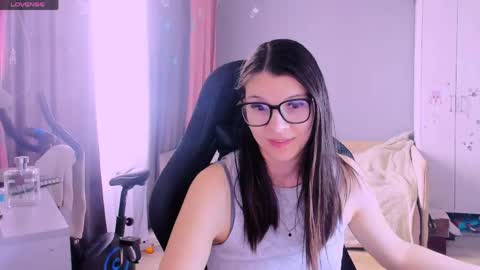  KIRA  online show from 04.20.26