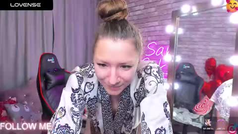 hi im Molly heregreat boobs big heart  warm pussy  online show from 03.01.25