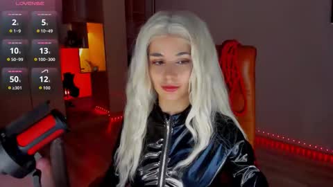 Molly online show from 02.04.26