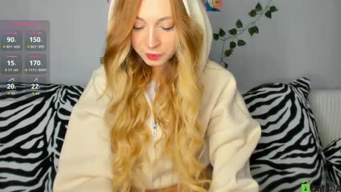 Snapshot of mollystouch chatting on 05.21.26 Amely online show from 05.21.26
