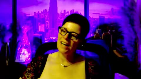 Snapshot of mollysun chatting on 05.28.26 MollySun Nina Randmann online show from 05.28.26