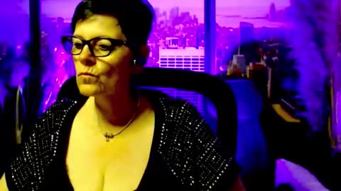 Snapshot of mollysun chatting on 05.31.26 MollySun Nina Randmann online show from 05.31.26