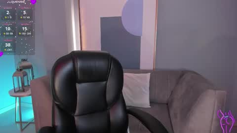 Molly Sunders online show from 11.25.25