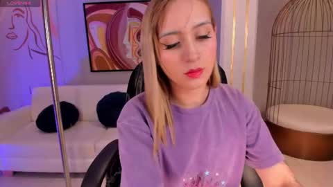 Snapshot of mollysunders_ chatting on 06.19.26 Molly Sunders online show from 06.19.26
