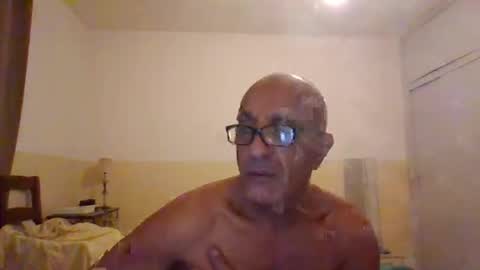 moment71200 online show from 11.07.25