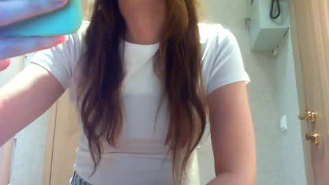 Snapshot of momentbeforedown chatting on 06.07.26 Hailey online show from 06.07.26