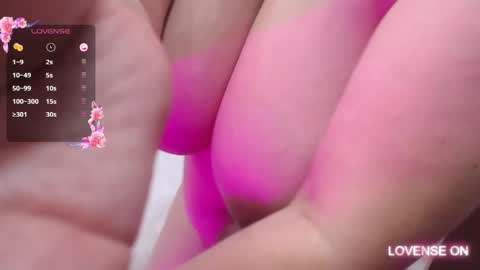 Snapshot of mommyissuess_ chatting on 03.07.25 Daphne online show from 03.07.25