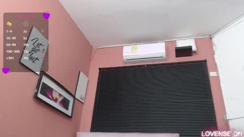 Snapshot of mommyissuess_ chatting on 03.08.25 Daphne online show from 03.08.25