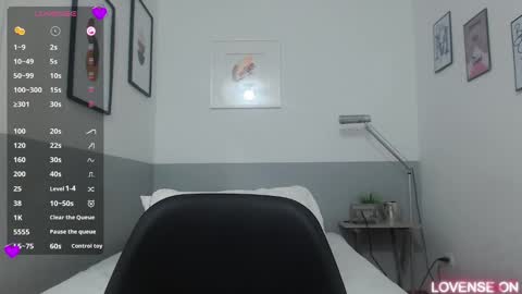 Snapshot of mommyissuess_ chatting on 03.09.25 Daphne online show from 03.09.25