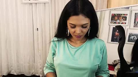 Snapshot of mommyjeva chatting on 11.26.25 Mommy Jeva online show from 11.26.25