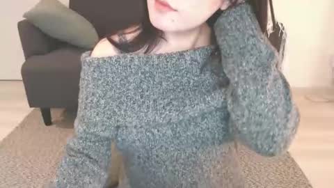 Momo online show from 12.07.24