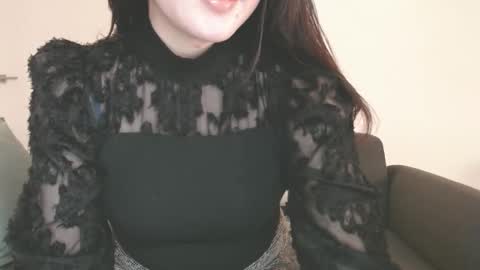 Momo online show from 12.10.24