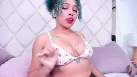 Snapshot of momo_ayasse chatting on 09.19.25 Momo online show from 09.19.25