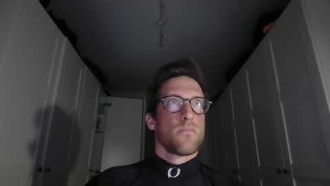 moms_little_monster online show from 11.30.25