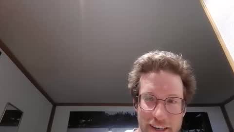 Snapshot of moms_little_monster chatting on 03.13.26 moms_little_monster online show from 03.13.26