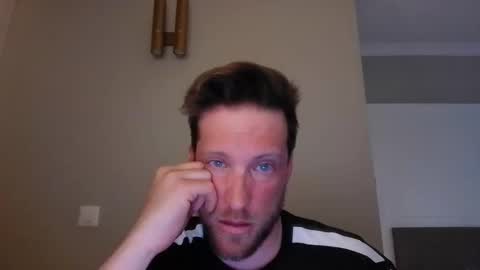 Snapshot of moms_little_monster chatting on 04.12.26 moms_little_monster online show from 04.12.26