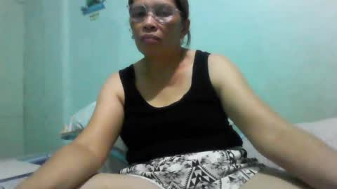 Snapshot of momshe_sweet chatting on 08.03.26 momshe_sweet online show from 08.03.26