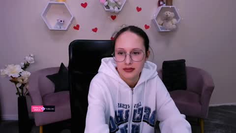 Mona  online show from 03.04.25